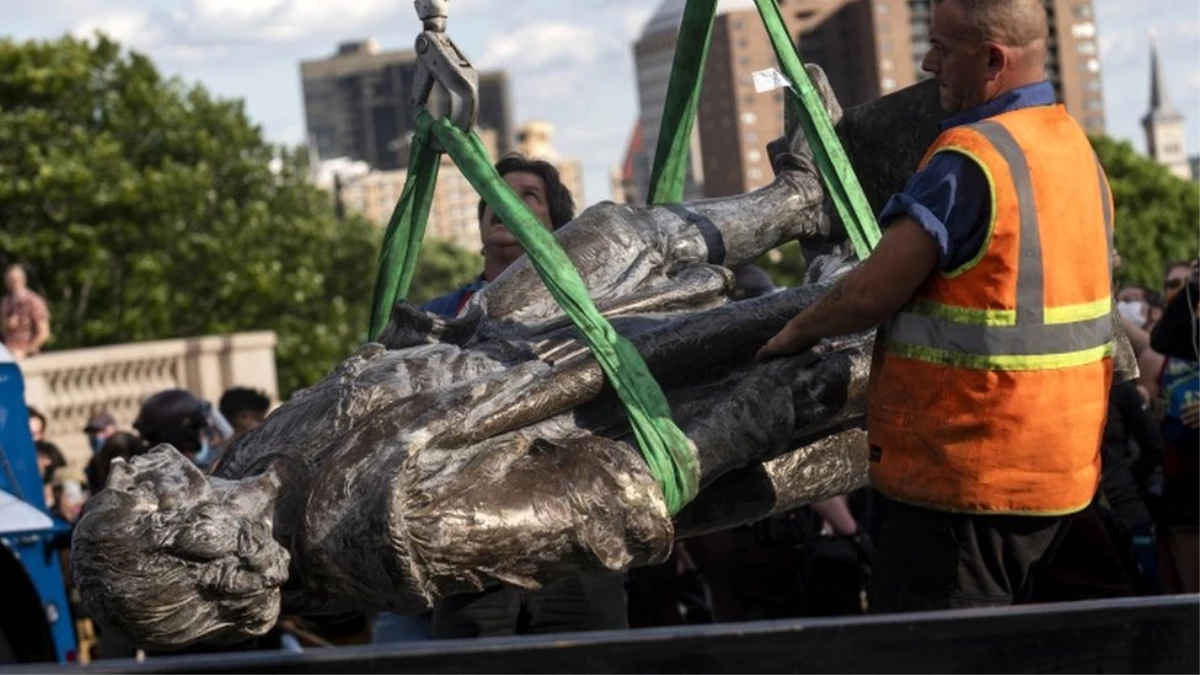 ABD\'de sömürgeciliği başlatan Kristof Kolomb\'un heykelleri yıkılıyor