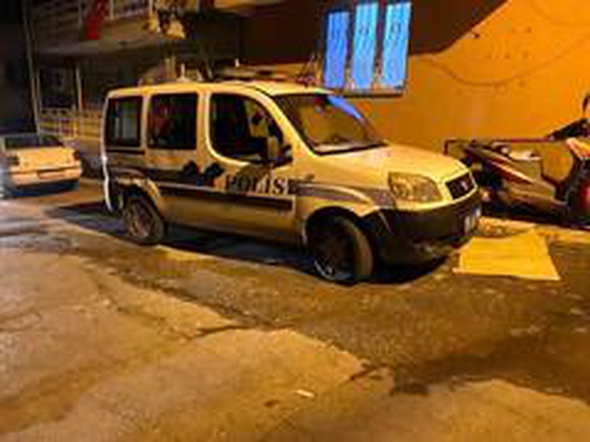 İzmir\'de şüpheli ölüm: 2 çocuk babası adam hayatını kaybetti