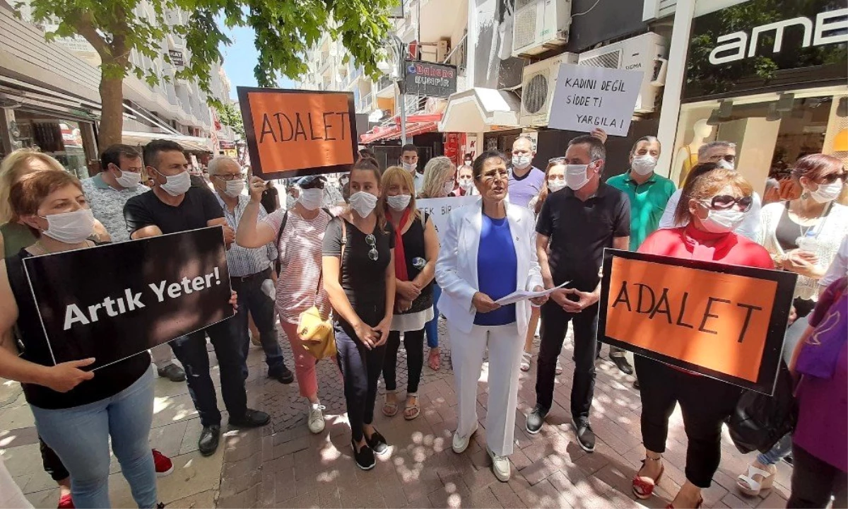 Kuşadası\'nda " Kadına Yönelik Şiddet " protesto edildi