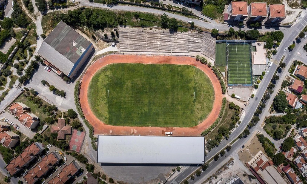 Kuşadası\'nın emektar stadyumu Özer Türk, 30 yıl sonra yenilendi