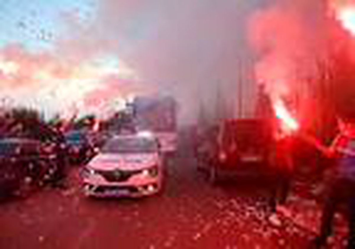 Trabzonspor\'a coşkulu uğurlama