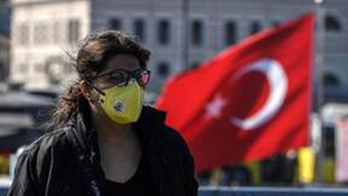 Türkiye\'ye Geleceklere 14 Gün Karantina Kuralı Kaldırıldı