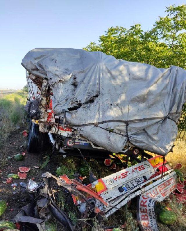 17 yaşındaki genç, karpuz yüklü kamyonla ortalığı savaş alanına döndürdü