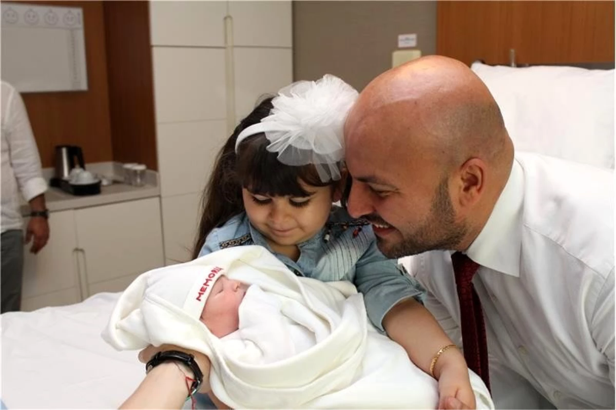 Antalyaspor Genel Müdürü Adem Kart, ikinci kez baba oldu