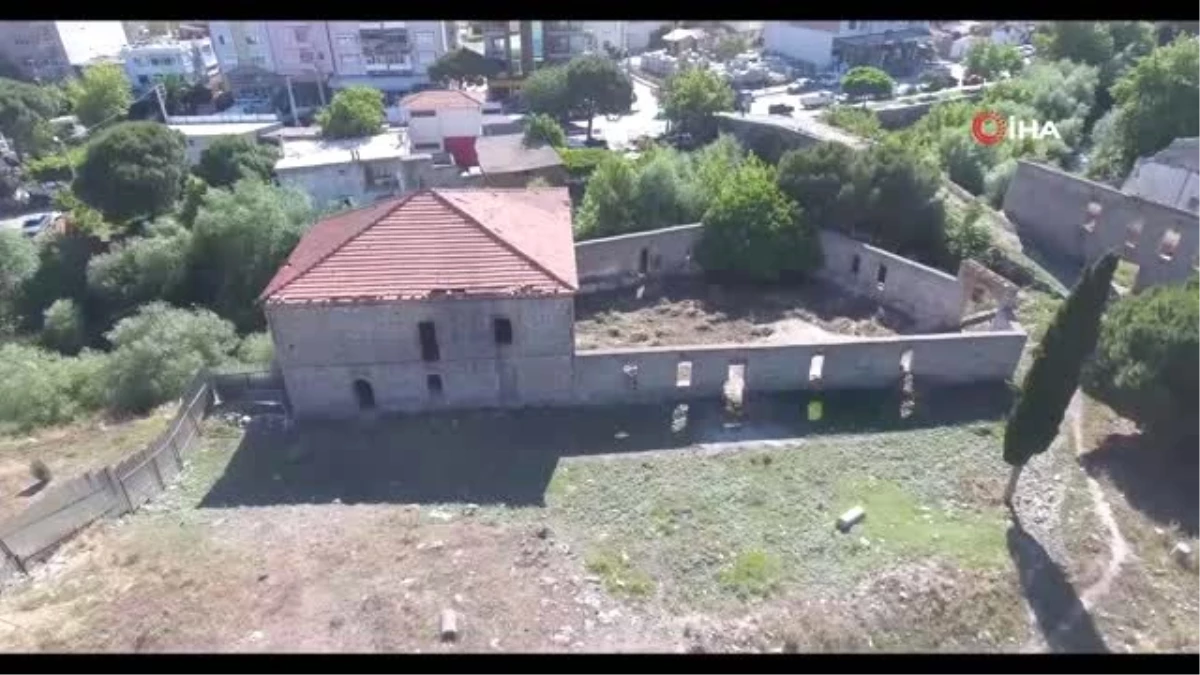Son dakika haber: Bergama\'daki tarihi binalar restorasyonla yeniden ayağa kalkıyor