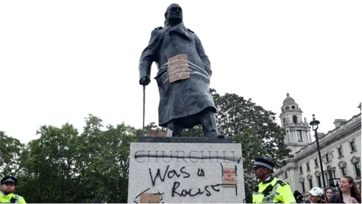 Boris Johsnon: Protestolarda Churchill heykelinin hedef alınması saçma ve utanç verici
