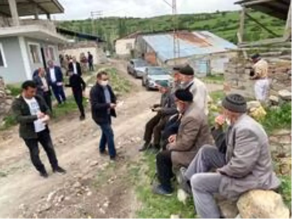 Kaymakam Tekin ve Başkan Bedir mahalle ziyaretlerini sürdürüyorlar