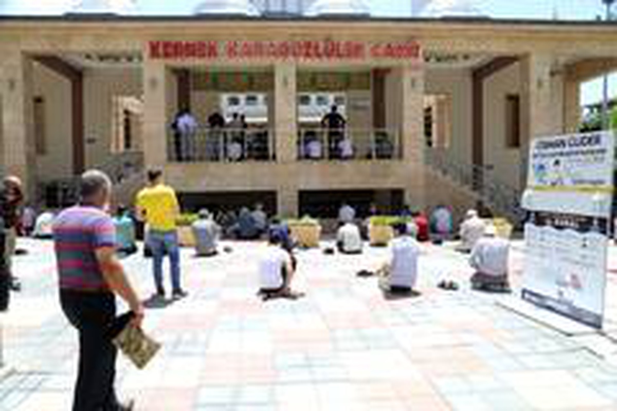 Kernek Karagözlüler Cami ibadete açıldı