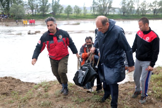 Kızılırmak'ta boğulan 3 çocuğun Sivas'a gelen mevsimlik işçilerin evlatları olduğu ortaya çıktı