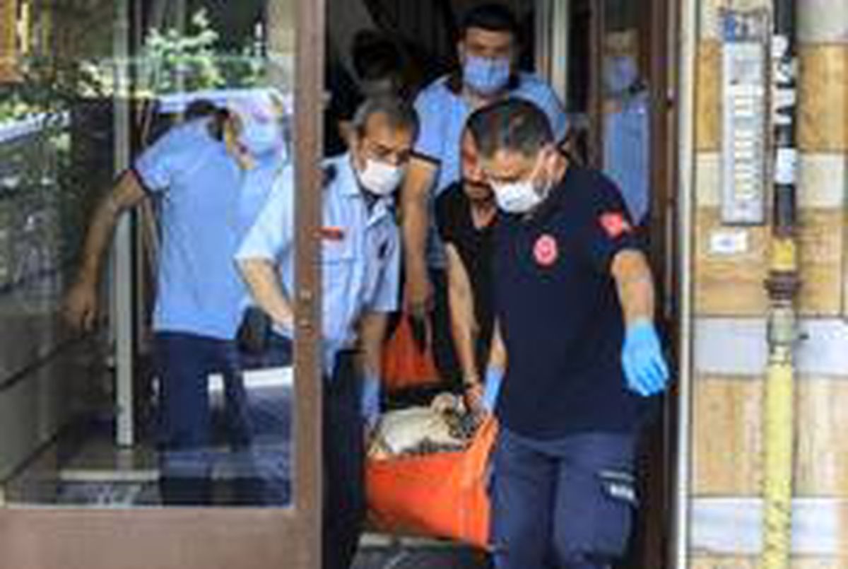 Polis ve itfaiye evde rahatsızlanan yaşlı adam için alarma geçti