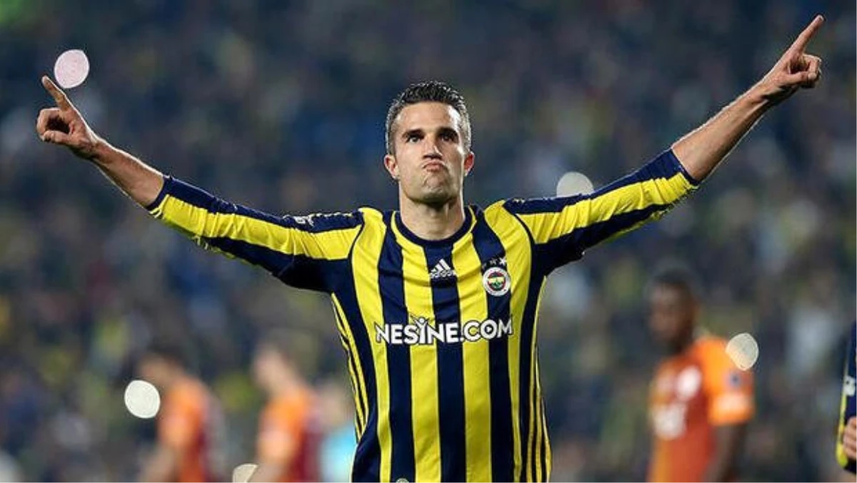 Robin van Persie\'den Fenerbahçe\'ye destek mesajı!