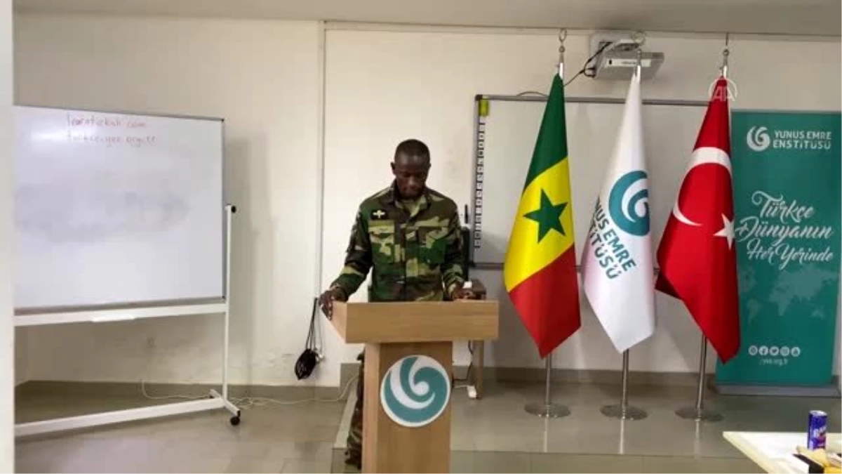 Senegalli askerlerin Türkçe diploma sevinci
