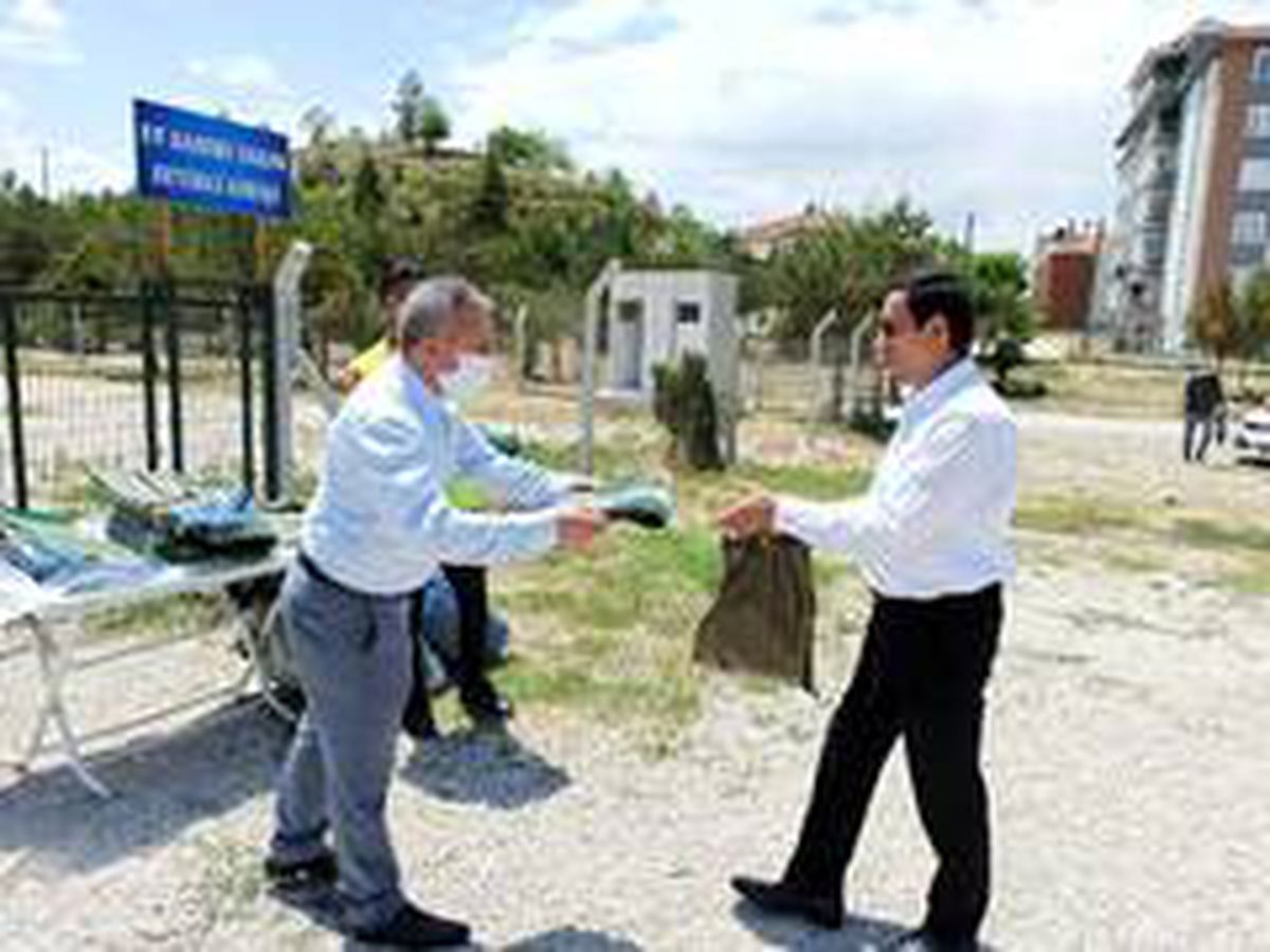 Sungurlu\'da vatandaşlara seccade dağıtıldı