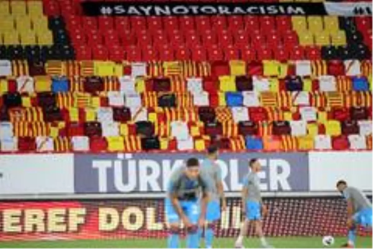 Süper Lig: Göztepe: 0 Trabzonspor: 1 (İlk yarı)