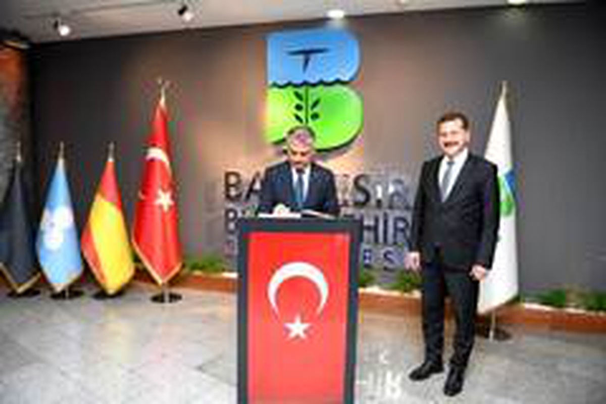 Vali Yazıcı, Büyükşehir ile helalleşti