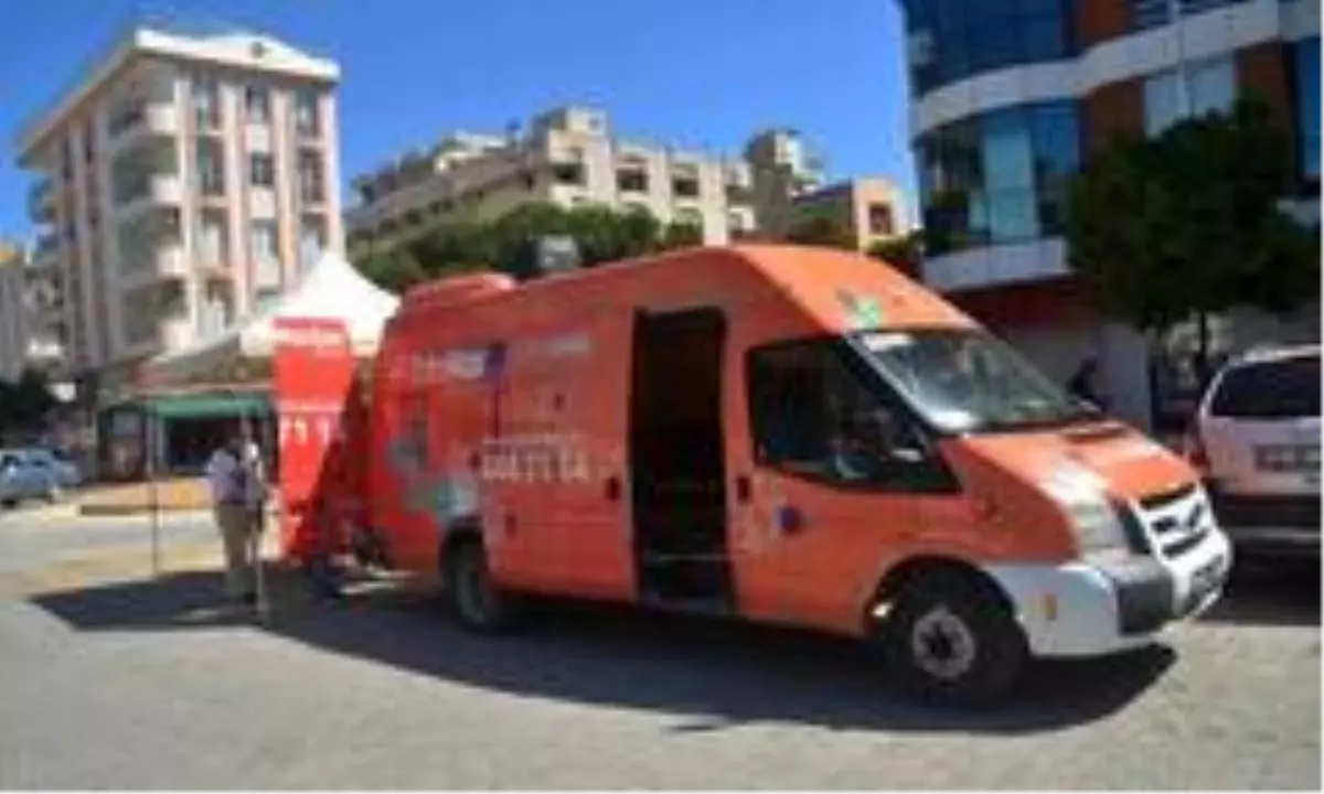 Adamarket Ekspres aracı her gün ayrı bir mahallede hizmet veriyor