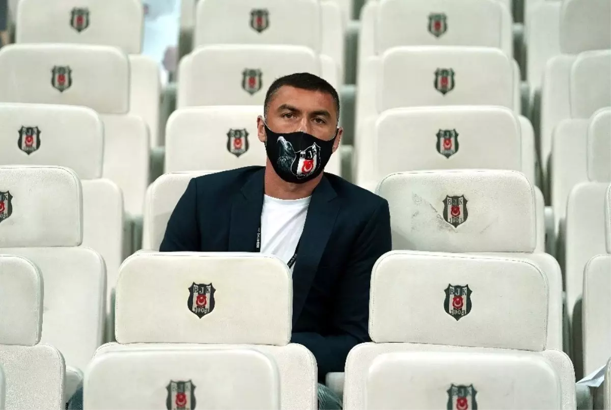 Burak Yılmaz tribünde