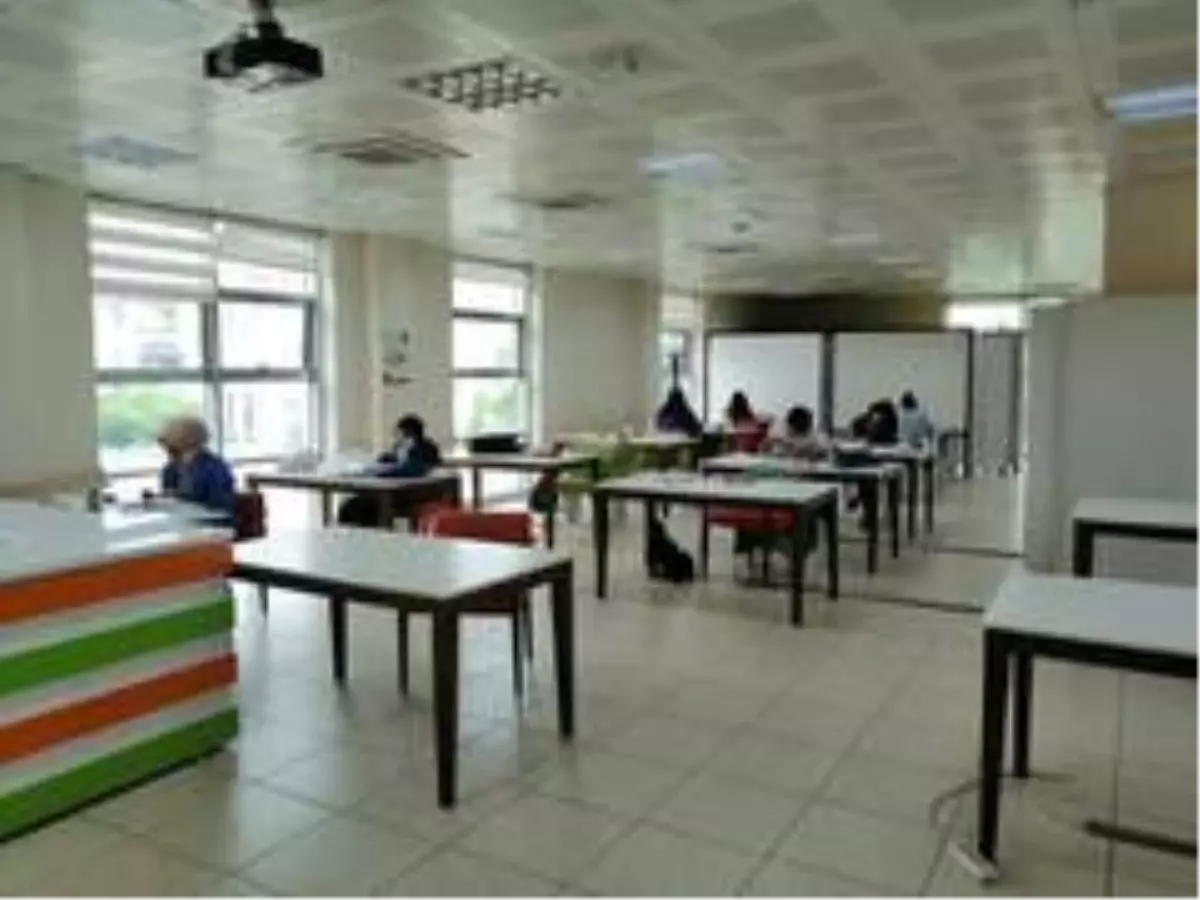 Düzce\'de Gençlik Merkezi bireysel kullanıma açıldı