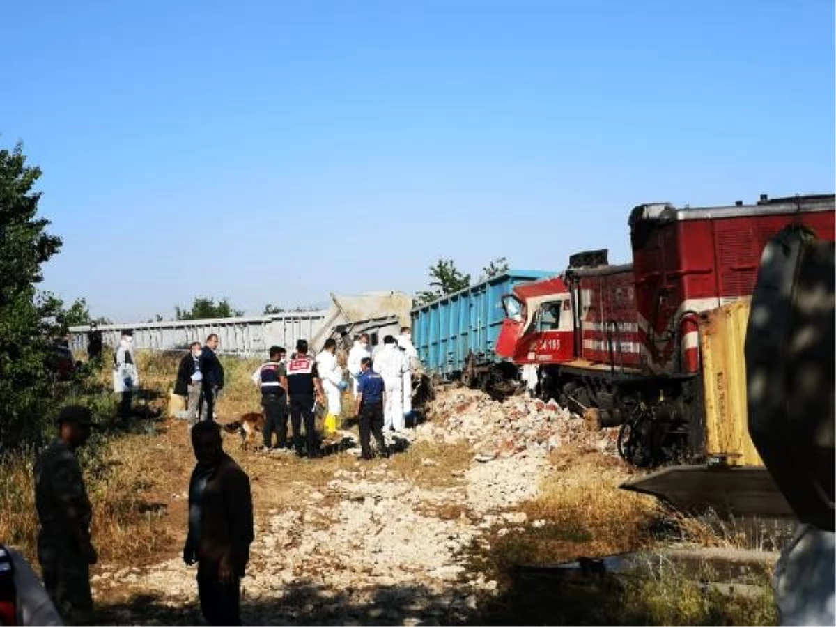 Malatya\'da yük trenleri çarpıştı: 1 ölü, 4 yaralı- Yeniden