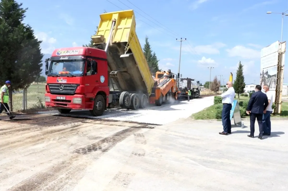 Manisa\'da asfaltlar yenilikçi teknoloji ile seriliyor