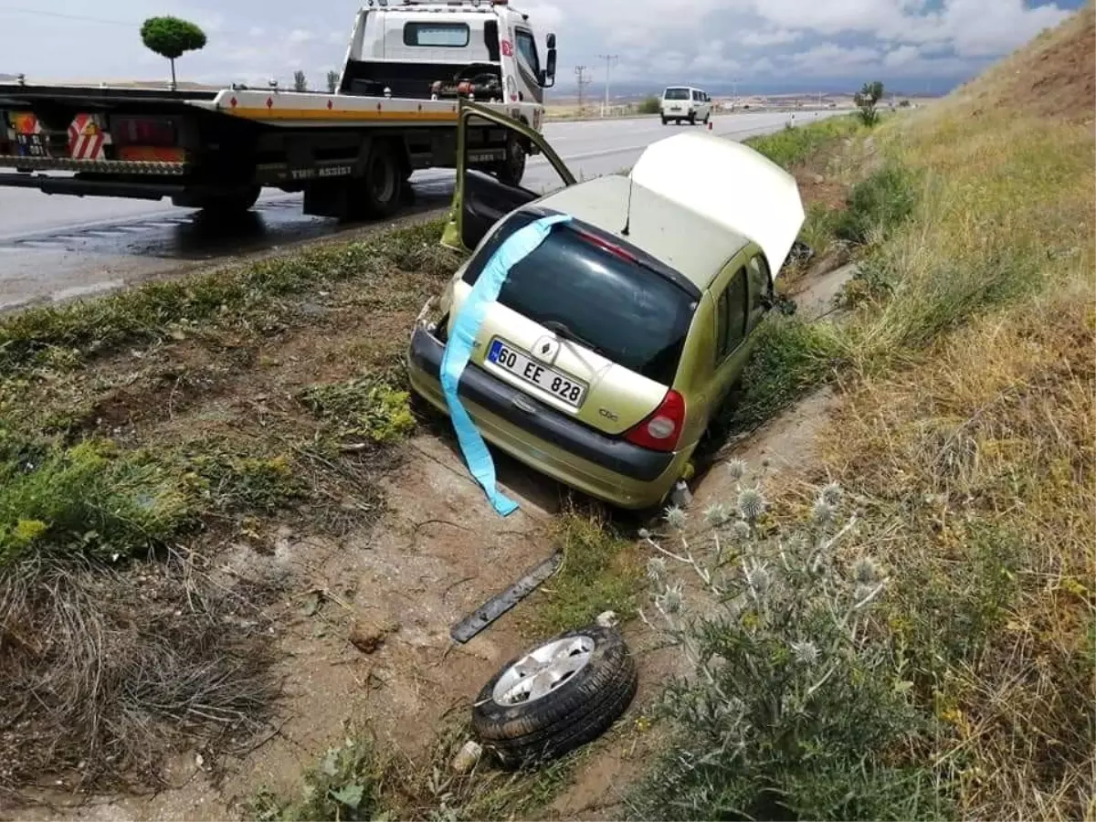 Otomobil su kanalına uçtu: 1 yaralı