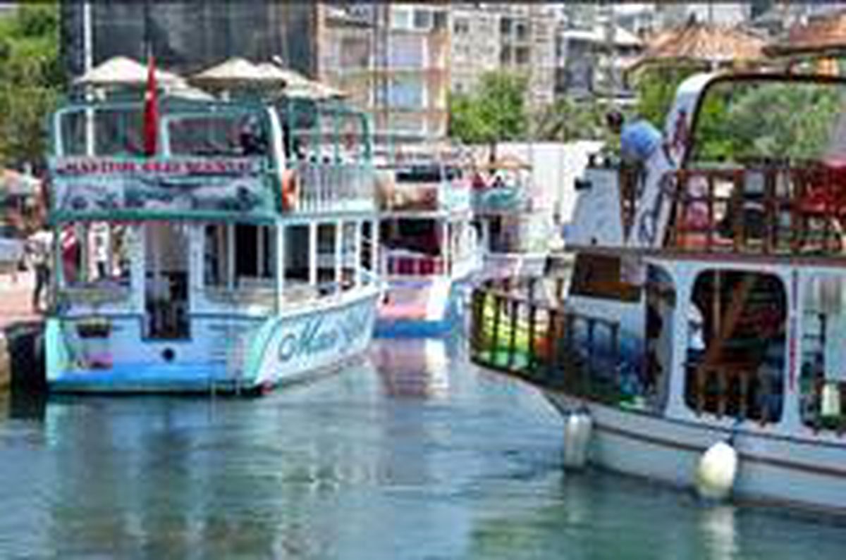 Sinop\'ta gezi tekneleri hizmete başladı