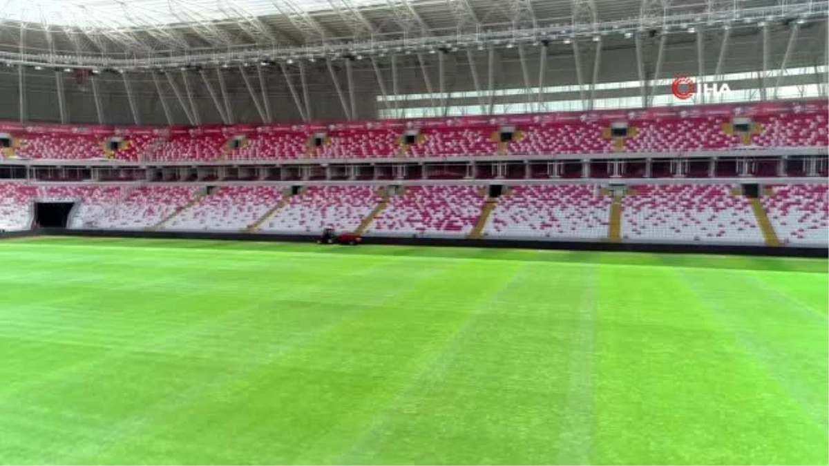 Sivas 4 Eylül Stadyumu dezenfekte edildi