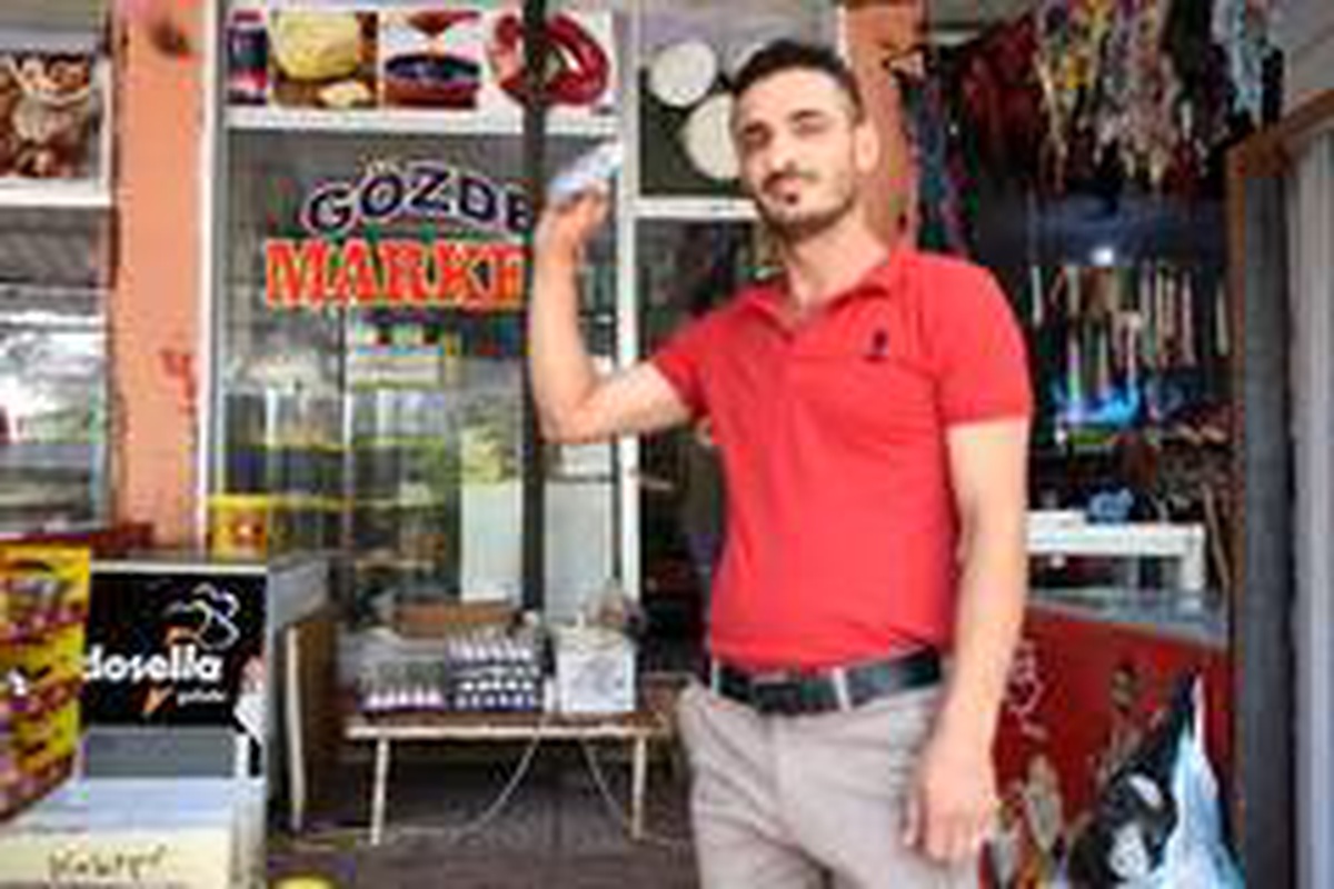 Suni teneffüs ve kalp mesajı ile kuşu hayata döndürdü