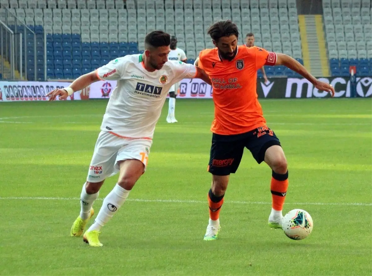 Süper Lig: Medipol Başakşehir: 0 Aytemiz Alanyaspor: 0 (İlk yarı)