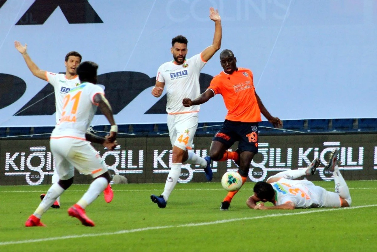 Süper Lig: Medipol Başakşehir: 2 Aytemiz Alanyaspor: 0 (Maç sonucu)
