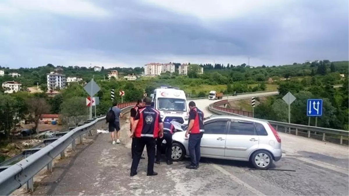 Akçakoca\'da trafik kazası: 2 çocuk yaralandı