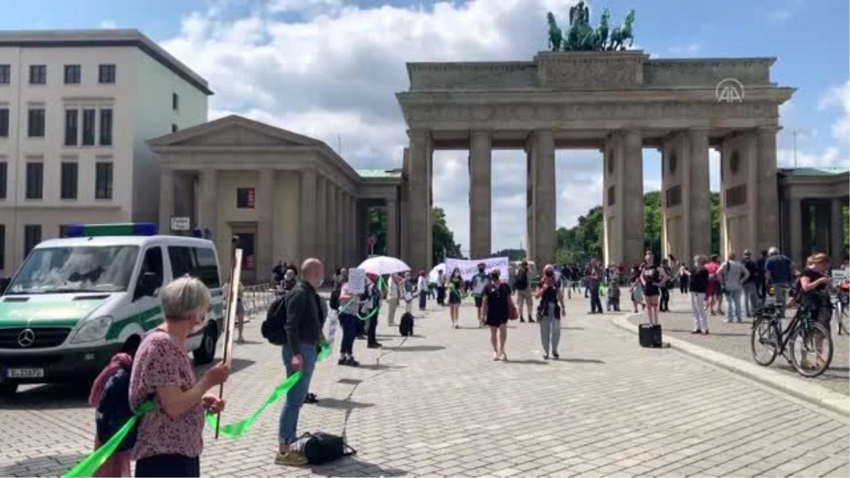 Almanya\'da ırkçılık ve sosyal adaletsizlik protesto edildi