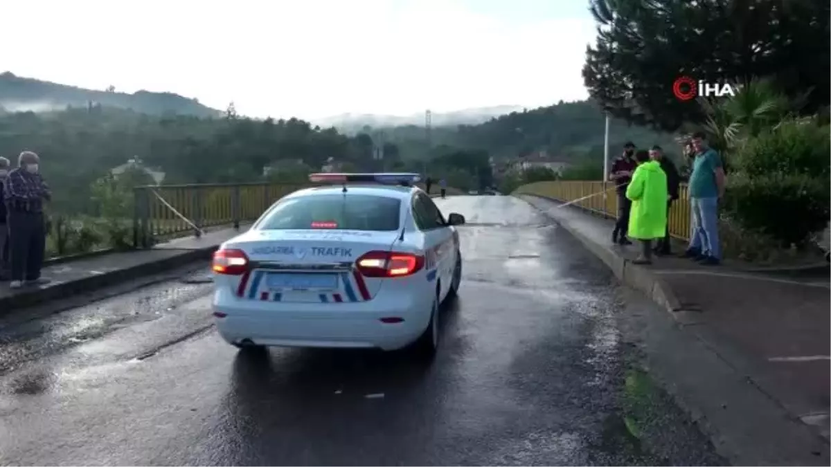 Aşırı yağışla yol çöktü, 7 köyün beldeye ulaşımı uzadı