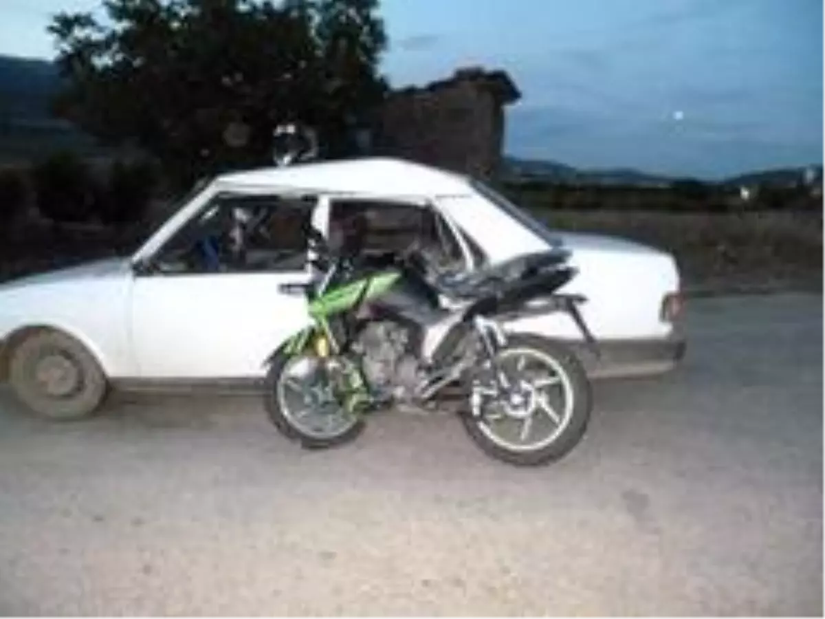 Son Dakika | Bilecik\'te otomobil ve motosiklet çarpıştı: 3 yaralı