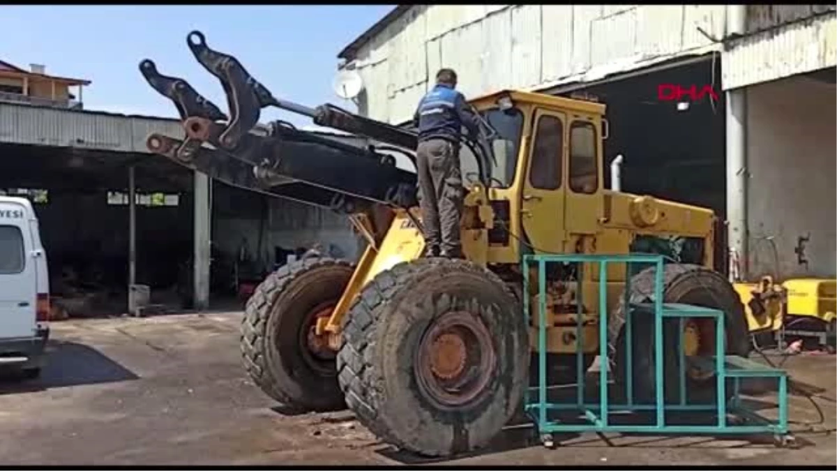 KOCAELİ Gölcük Belediyesi, hurda araçları satarak iş makinelerini yeniledi