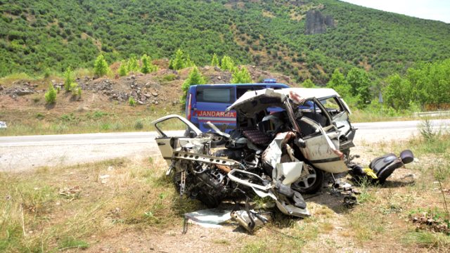 Son dakika: Balıkesir'de korkunç kaza! Aynı aileden 6 kişi hayatını kaybetti