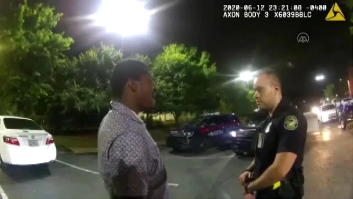 Atlanta\'da polis tarafından öldürülen siyahi Brooks\'un son anları, polis kameralarına yansıdı