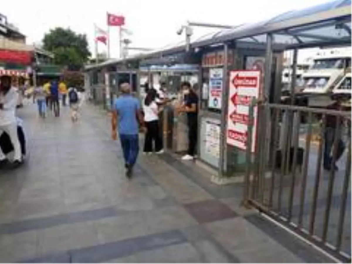 Son dakika haberi... Beşiktaş İskelesi\'nde dikkat çeken yoğunluk