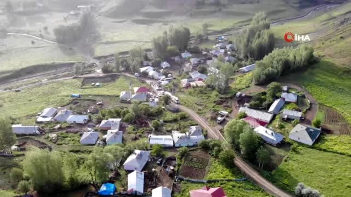 Bingöl\'de depremin merkezi Kaynarpınar köyü böyle görüntülendi