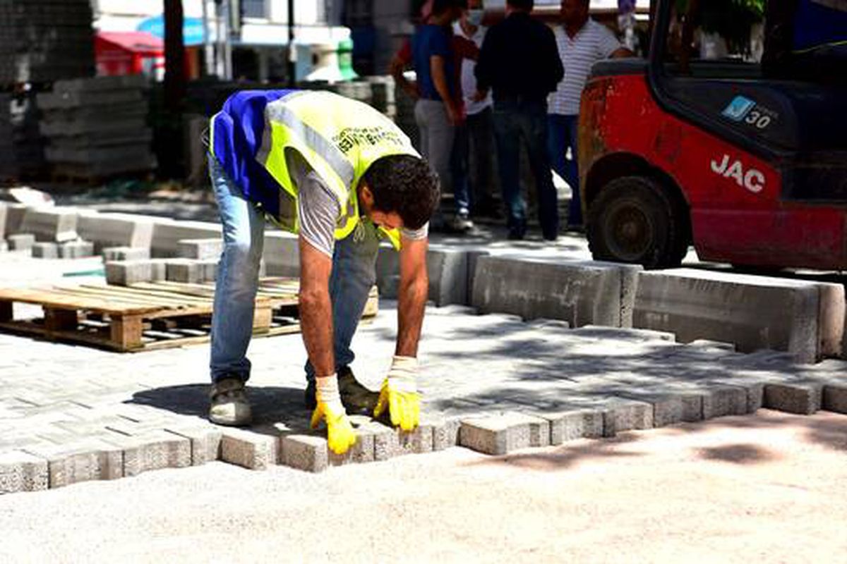 Bornova\'da yol hamlesi
