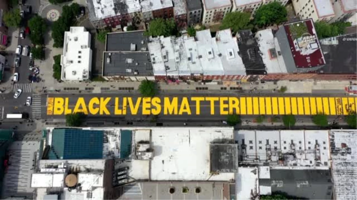 Brooklyn\'de bir sokağa \'Black Lives Matter\' yazıldı - NEW