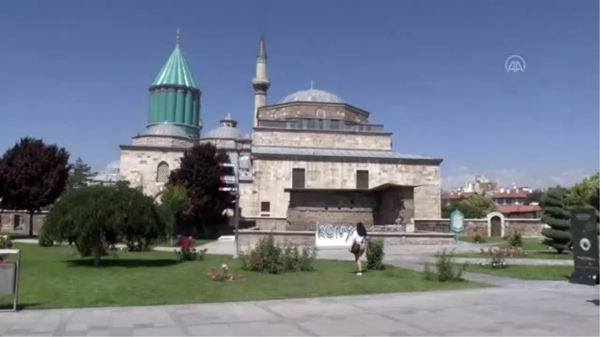 Mevlana Müzesi\'nin turkuaz kubbesi yenileniyor