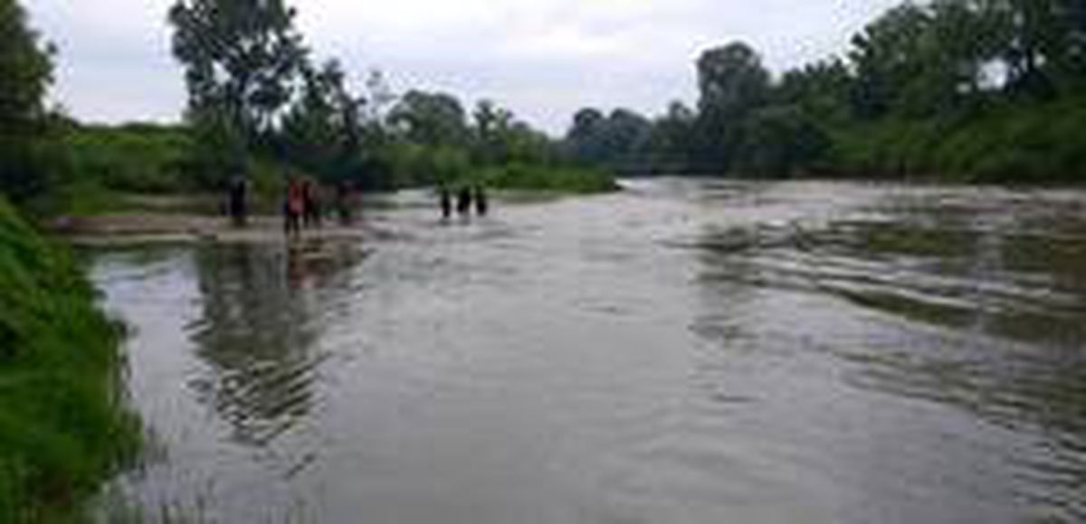 Sakarya Nehri\'nde kaybolan 13 yaşındaki çocuğu arama çalışmaları sürüyor