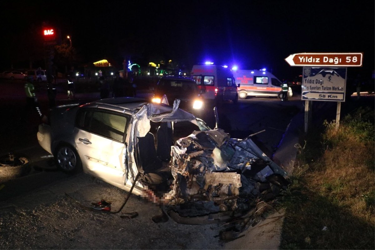 Sivas\'ta trafik kazası: 1\'i ağır 4 yaralı