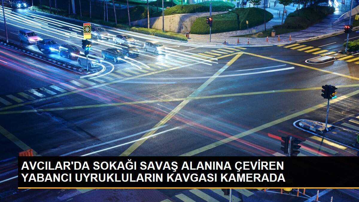 AVCILAR\'DA SOKAĞI SAVAŞ ALANINA ÇEVİREN YABANCI UYRUKLULARIN KAVGASI KAMERADA