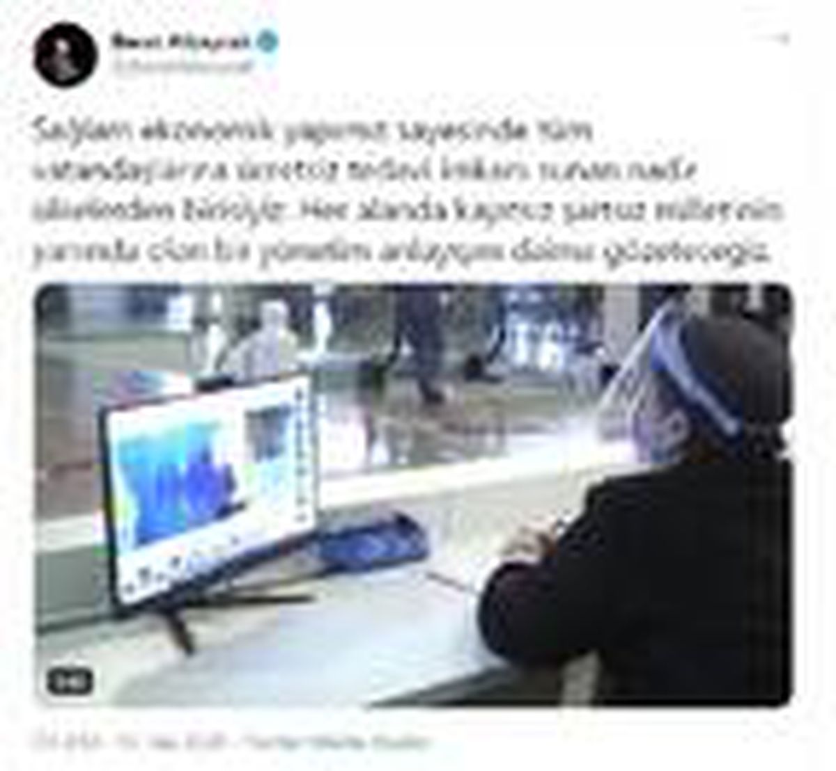 Bakan Albayrak: Ücretsiz tedavi sunan nadir ülkelerden biriyiz