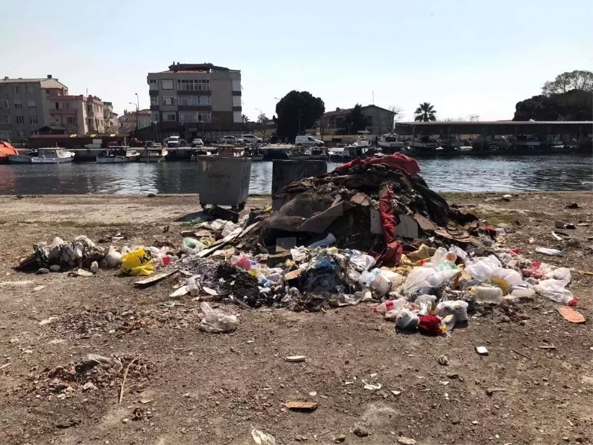 Çanakkale çöplüğe döndü, belediye suskunları oynuyor