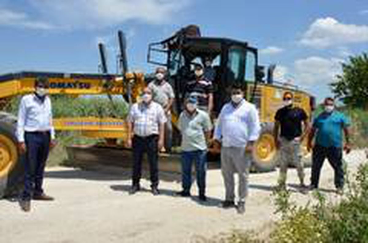 Çiftçilerden Yunusemre Belediyesine ova yolu teşekkürü