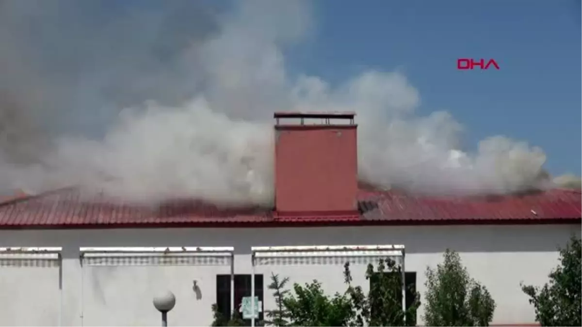 ERZURUM Korkutan yangını ilgiyle izlediler