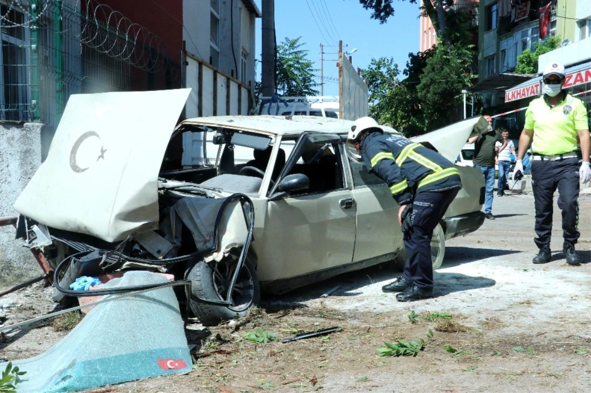 Son dakika haberi... Freni patlayan otomobil sağlık ocağı bahçesine uçtu: 2\'si çocuk 5 yaralı